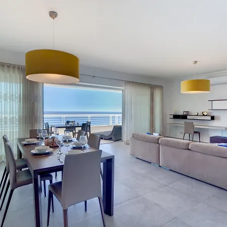 Stunning Seafront Lux Wt Pool, Upmarket Area