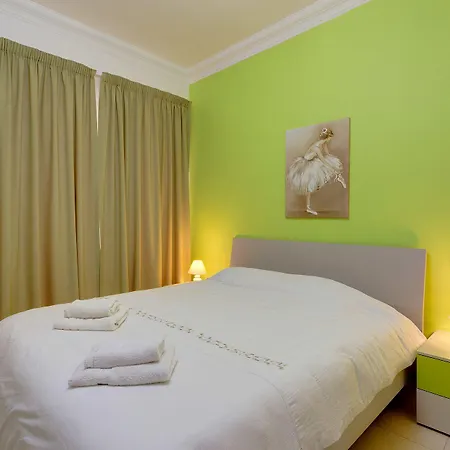 Stunning Seafront Lux Wt Pool, Upmarket Area *