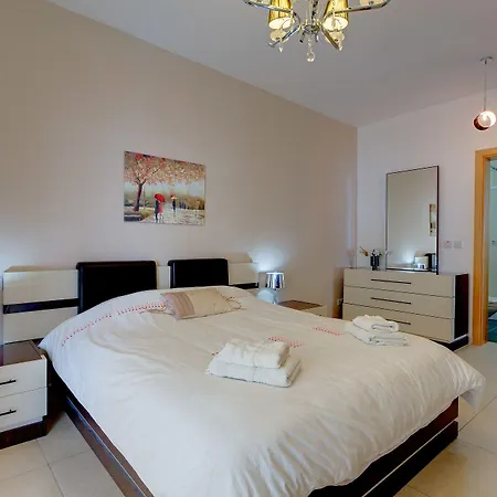 Stunning Seafront Lux Wt Pool, Upmarket Area * Sliema