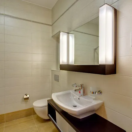 Stunning Seafront Lux Wt Pool, Upmarket Area Appartamento Sliema
