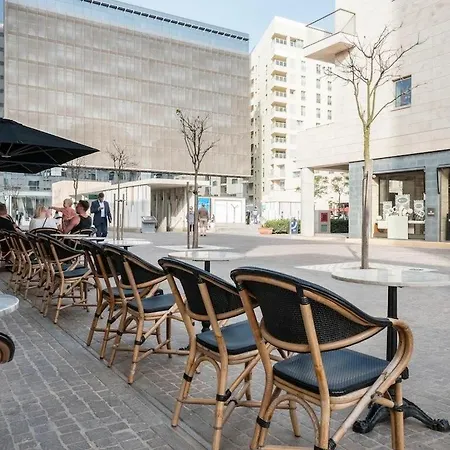 Stunning Seafront Lux Wt Pool, Upmarket Area Appartamento *