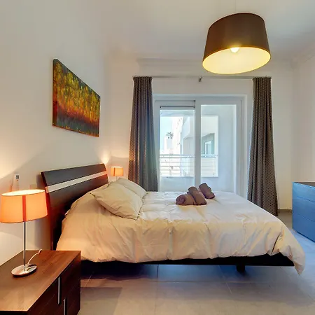 Stunning Seafront Lux Wt Pool, Upmarket Area