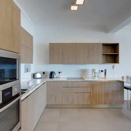 Stunning Seafront Lux Wt Pool, Upmarket Area Διαμέρισμα