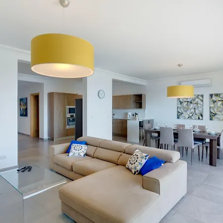 Apartment Stunning Seafront Lux Wt Pool, Upmarket Area Sliema