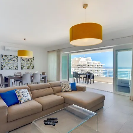 Stunning Seafront Lux Wt Pool, Upmarket Area *