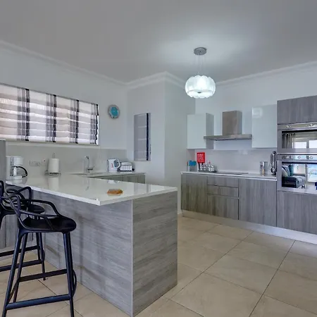 Stunning Seafront Lux Wt Pool, Upmarket Area Apartment Sliema