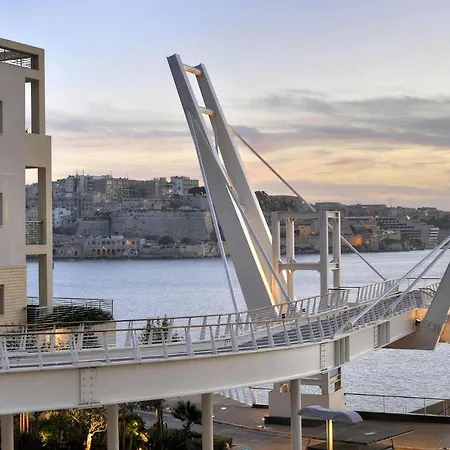 Stunning Seafront Lux Wt Pool, Upmarket Area * Sliema