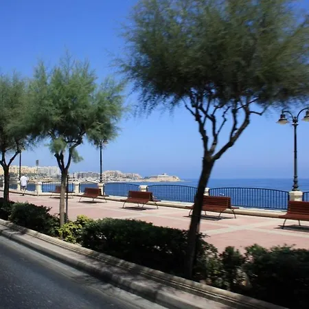 Apartment Stunning Seafront Lux Wt Pool, Upmarket Area Sliema