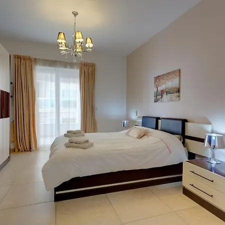 Apartment Stunning Seafront Lux Wt Pool, Upmarket Area *